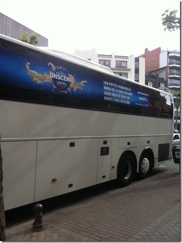 bus maes unscene blanc